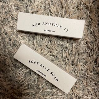 멈칫(MUMCHIT) 넥퍼퓸 NECKPERFUME 2가지 향 — 5점을 준 리뷰어가 2021년 11월 올린 사용 사진