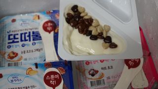 남양유업 또깍 접어 떠먹는 불가리스 2종 — 5점을 준 리뷰어가 2021년 1월 올린 사용 사진