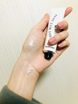 멈칫(MUMCHIT) 넥퍼퓸 NECKPERFUME 2가지 향 — 5점을 준 리뷰어가 2021년 12월 올린 사용 사진