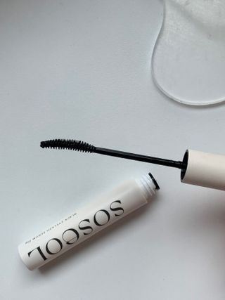 더소설 소설 블랙아이래쉬 세럼 10g(SOSEOL BLACK EYELASH SERUM 10g) — 3.5점을 준 리뷰어가 2023년 6월 올린 사용 사진