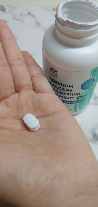서울약사신협 네이처픽_칼슘마그네슘비타민D_1,305mg x 120캡슐 — 5점을 준 리뷰어가 2021년 9월 올린 사용 사진