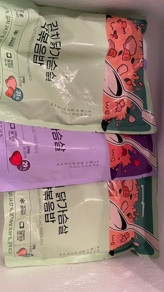 [푸딩팩토리] 요잇조잇 닭갈비 닭가슴살/김치 닭가슴살 곤약볶음밥 2종 (김치볶음밥 2개 닭갈비 볶음밥 1개) — 4점을 준 리뷰어가 2022년 7월 올린 사용 사진