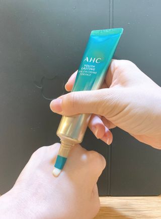 [NEW 탄력유턴 아이크림] AHC 유스 래스팅 리얼 아이크림 포 페이스 — 5점을 준 리뷰어가 2021년 1월 올린 사용 사진