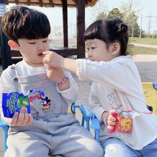 브이푸드 야쿠르트 구미젤리 — 5점을 준 리뷰어가 2021년 4월 올린 사용 사진