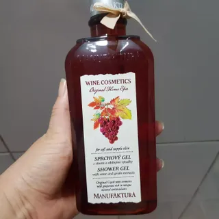 체코 비건화장품 마뉴팍투라 향좋은 와인 샤워젤 (300ml) — 4점을 준 리뷰어가 2022년 6월 올린 사용 사진