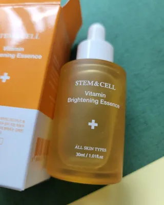 체르엠 스템앤셀 비타민 브라이트닝 에센스 30ml 1개 — 5점을 준 리뷰어가 2022년 4월 올린 사용 사진
