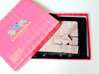 카카오 본연의 색을 간직하고있는 루비초콜릿과 블루베리의 만남, 카카올라 루비베리요거트생초콜릿 — 5점을 준 리뷰어가 2021년 10월 올린 사용 사진