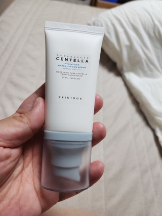 [스킨1004] 마다가스카르 센텔라 히알루-시카 워터핏 선세럼 50ml — 5점을 준 리뷰어가 2024년 6월 올린 사용 사진