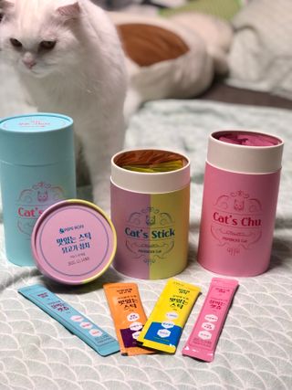 페페로니 맛있는 스틱 - 무항생제 닭고기 15개 + 원양선 참치 15개 — 3.5점을 준 리뷰어가 2021년 8월 올린 사용 사진