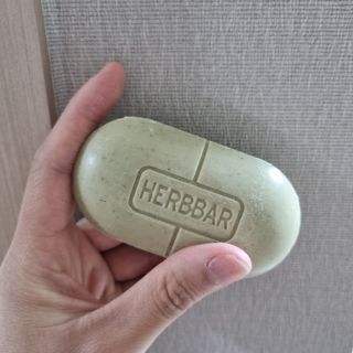 제이제이바이오 허브마사지바 올인원 알약비누 — 5점을 준 리뷰어가 2022년 5월 올린 사용 사진