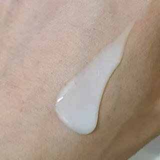 [HUREX] 휴렉스 볼류마이징 탈모완화 기능성 샴푸 150ml x 2개 — 5점을 준 리뷰어가 2021년 9월 올린 사용 사진