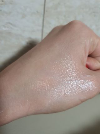 바르셀 톤업 무기자차 자외선차단제 순한 선크림 인텐시브 선 젠 50ml — 3점을 준 리뷰어가 2021년 11월 올린 사용 사진