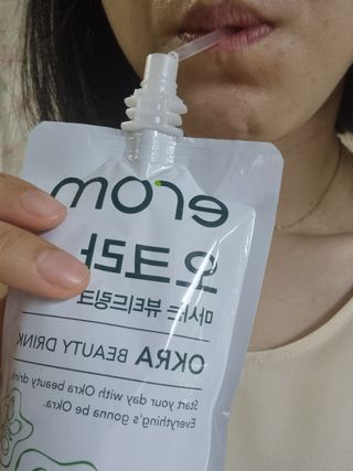 [이롬] 오크라 마시는 뷰티드링크 100mL x 20입 — 5점을 준 리뷰어가 2022년 7월 올린 사용 사진