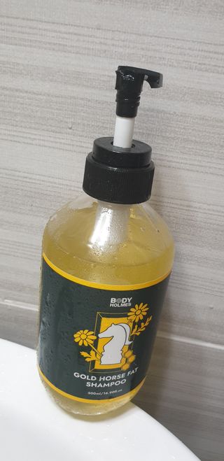 [바디홈즈] 골드 마유 샴푸 — 5점을 준 리뷰어가 2021년 11월 올린 사용 사진