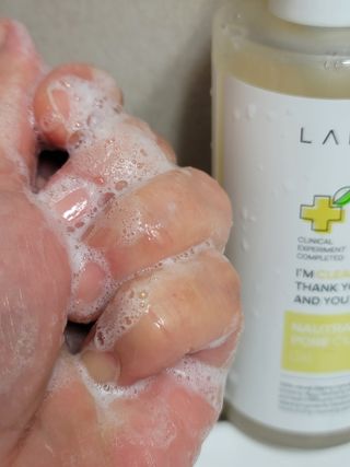 랑벨 내츄럴 딥 포어 클렌저 210ml (저자극 약산성 천연 클렌징 젤) — 5점을 준 리뷰어가 2022년 10월 올린 사용 사진