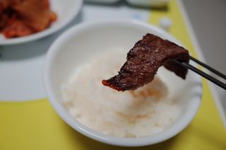 [서울시스터즈] 김치시즈닝 국내 최초 뿌려먹는 김치파우더 100g 1개+ 신제품 고추장 핫소스 185g 1개 — 4점을 준 리뷰어가 2021년 9월 올린 사용 사진