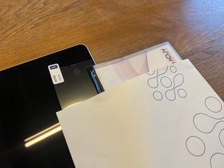 아클리브 Premium 항균 항바이러스 액정 보호필름(iPad) — 5점을 준 리뷰어가 2022년 1월 올린 사용 사진