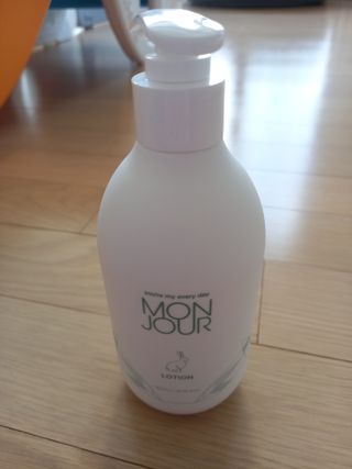 토박스코리아 몽쥬르 유아 로션 300ml — 5점을 준 리뷰어가 2021년 4월 올린 사용 사진