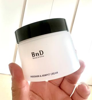 비엔디 2NOW[한글]]BnD 바디 미백 겨드랑이 크림 — 5점을 준 리뷰어가 2024년 12월 올린 사용 사진