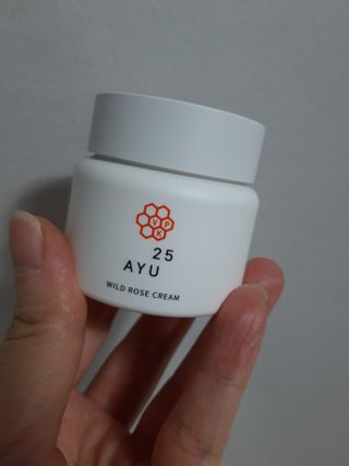 AYU25[아유트웬티파이브]다마스크로즈워터 베이스 천연 수분 촉촉 크림 — 5점을 준 리뷰어가 2021년 4월 올린 사용 사진