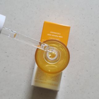 체르엠 스템앤셀 비타민 브라이트닝 에센스 30ml 1개 — 4점을 준 리뷰어가 2021년 12월 올린 사용 사진