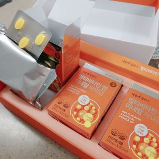 서울약사신협_내몸애발란스멀티비타민앤미네랄파워업_800mg x 90정 — 5점을 준 리뷰어가 2021년 5월 올린 사용 사진