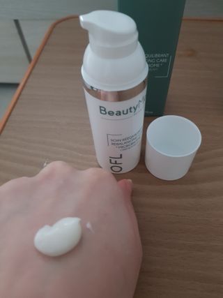 뷰티메드 OFL 리밸런싱 케어 크림 50ml — 5점을 준 리뷰어가 2022년 7월 올린 사용 사진