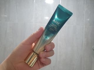 [NEW 탄력유턴 아이크림] AHC 유스 래스팅 리얼 아이크림 포 페이스 — 5점을 준 리뷰어가 2021년 2월 올린 사용 사진