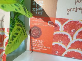자연에온 핑크 자몽 착즙 100mL 10개입 1BOX +가 득담은 자몽 콜라겐 젤리스틱 1BOX — 5점을 준 리뷰어가 2021년 6월 올린 사용 사진
