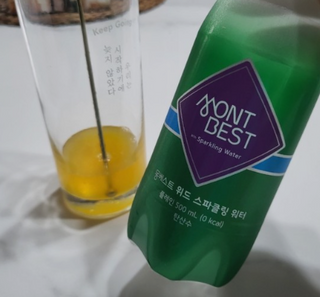 몽베스트 Montbest with Sparkling water Plain 20병 — 4.5점을 준 리뷰어가 2022년 9월 올린 사용 사진
