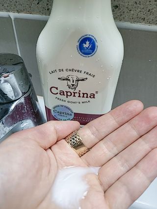 카프리나 프레쉬 산양밀크 어메이징 바디워시 500ml(오리지널향) — 4.5점을 준 리뷰어가 2023년 4월 올린 사용 사진