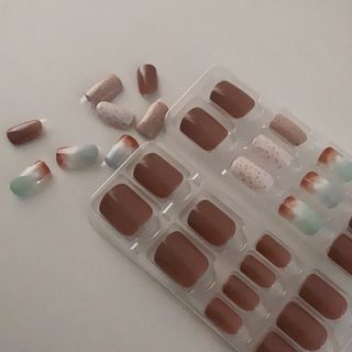 데싱디바 매직프레스 레귤러 스퀘어_6종 중 택 1 — 5점을 준 리뷰어가 2021년 9월 올린 사용 사진