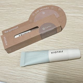 [후르디아] 올리브영 착한보습 비건 립버터 2종 — 5점을 준 리뷰어가 2022년 10월 올린 사용 사진
