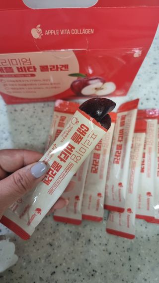 소담스퀘어 상암 [애플트리] 프리미엄 애플 비타 콜라겐 — 5점을 준 리뷰어가 2022년 12월 올린 사용 사진