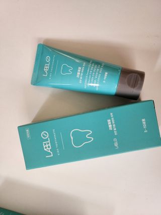 치과에서 쓰는 치약 _ 라벨제로 저불소 꼬마, 키즈, 유아, 베이비, 주니어 안전한 어린이치약 — 5점을 준 리뷰어가 2022년 10월 올린 사용 사진
