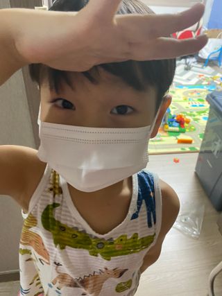 JHWORLD 스누피 마스크 정품 스누피 닥터클린 국내 아동용 성인용 3중 MB필터 일회용 덴탈마스크 50매 — 5점을 준 리뷰어가 2021년 8월 올린 사용 사진