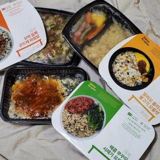 직탁 식단관리 3종 도시락(꼬막 듬뿍 곤드레비빔밥, 알리오올리오 불고기오믈렛, 매콤쭈꾸미 시래기유채밥) — 5점을 준 리뷰어가 2022년 7월 올린 사용 사진