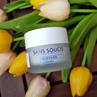 산수시 아쿠아 베네핏 24h 수부지 물광 속건조 수분크림 50ml — 4.5점을 준 리뷰어가 2021년 6월 올린 사용 사진