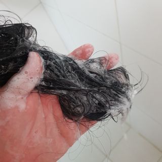 라로지크 X4 스케일링 퍼퓸 샴푸 1,000mℓ — 5점을 준 리뷰어가 2022년 1월 올린 사용 사진