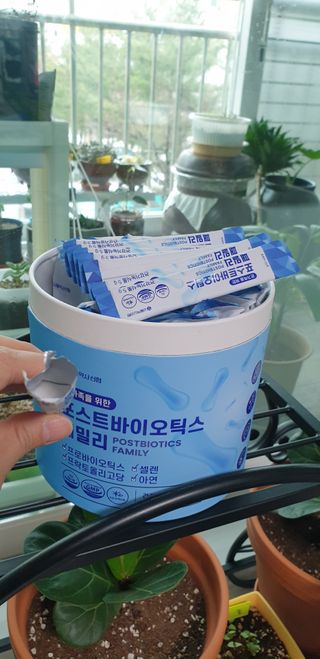 서울약사신협_포스트바이오틱스패밀리_5g x 100포 — 5점을 준 리뷰어가 2021년 3월 올린 사용 사진