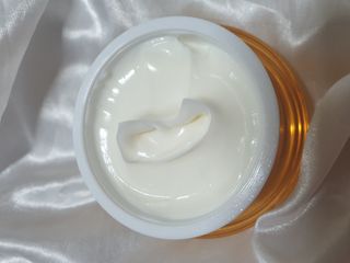 자민경 크레마카라콜 울트라 프로폴리스 하이드라 인텐스 크림 50ml — 5점을 준 리뷰어가 2021년 1월 올린 사용 사진