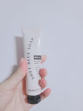 멈칫(MUMCHIT) 넥퍼퓸 NECKPERFUME 2가지 향 — 5점을 준 리뷰어가 2021년 11월 올린 사용 사진