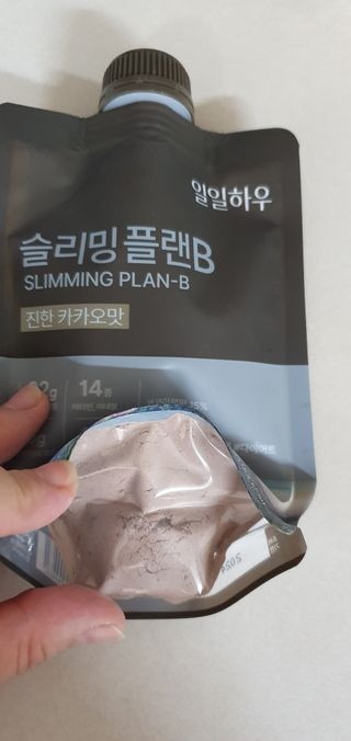 일일하우 슬리밍 플랜B 고소한 귀리맛, 진한 카카오맛 (체중조절식) — 5점을 준 리뷰어가 2023년 7월 올린 사용 사진