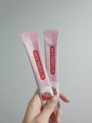 비타앤 석류콜라겐스틱 — 5점을 준 리뷰어가 2021년 5월 올린 사용 사진