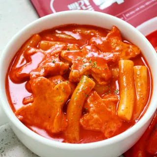 빨간키트 떡볶이 밀키트 2~3인분 매운맛 국물 떡볶이 만들기 쉬운 황금 레시피 분말 소스로 간편한 요리 — 5점을 준 리뷰어가 2021년 8월 올린 사용 사진