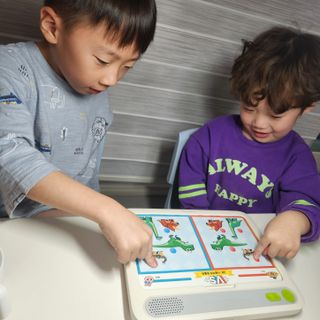 크레타탭 차세대 사고력 유아수학 학습기 페이퍼 태블릿 — 5점을 준 리뷰어가 2023년 11월 올린 사용 사진