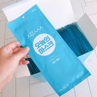 [심폐소생소] KF94 오늘의 마스크 대형 — 5점을 준 리뷰어가 2021년 12월 올린 사용 사진