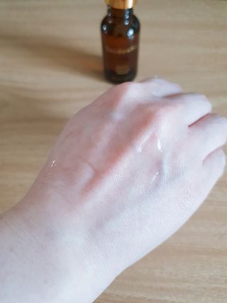 스킨큐어 산다화 비타민c 화이트닝 에센스 30ml — 5점을 준 리뷰어가 2022년 3월 올린 사용 사진
