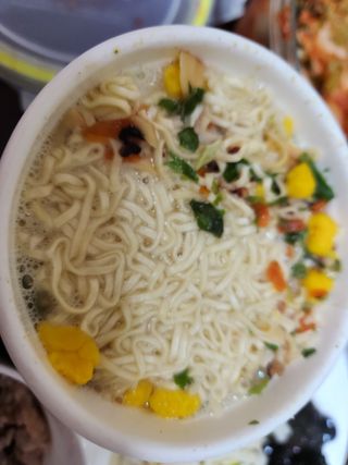 NISSIN 닛신 컵누들  4종 - 씨푸드오리지날, 씨푸드 스파이시, 씨푸드 커리, 씨푸드 XO소스 — 5점을 준 리뷰어가 2022년 12월 올린 사용 사진