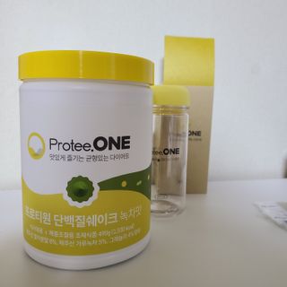 프로티원 단백질쉐이크 녹차맛 2주분 1통+보틀 — 4점을 준 리뷰어가 2021년 4월 올린 사용 사진